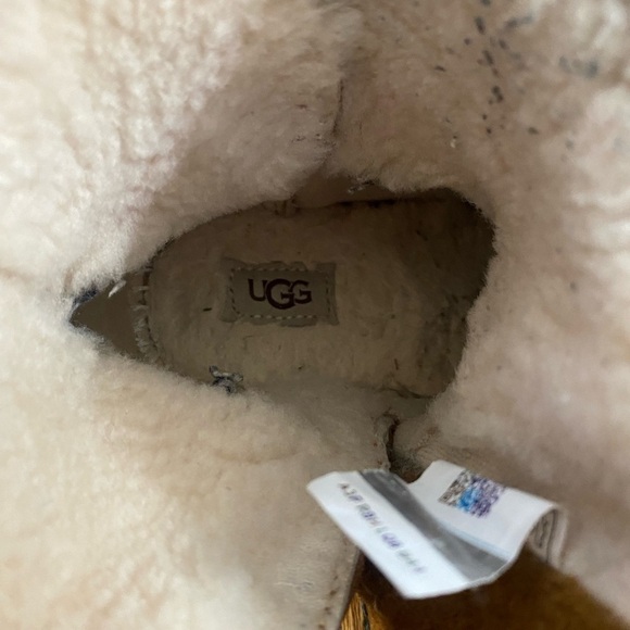 UGG Toddler Classic Camel Boots Size 10 - Picture 8 of 9